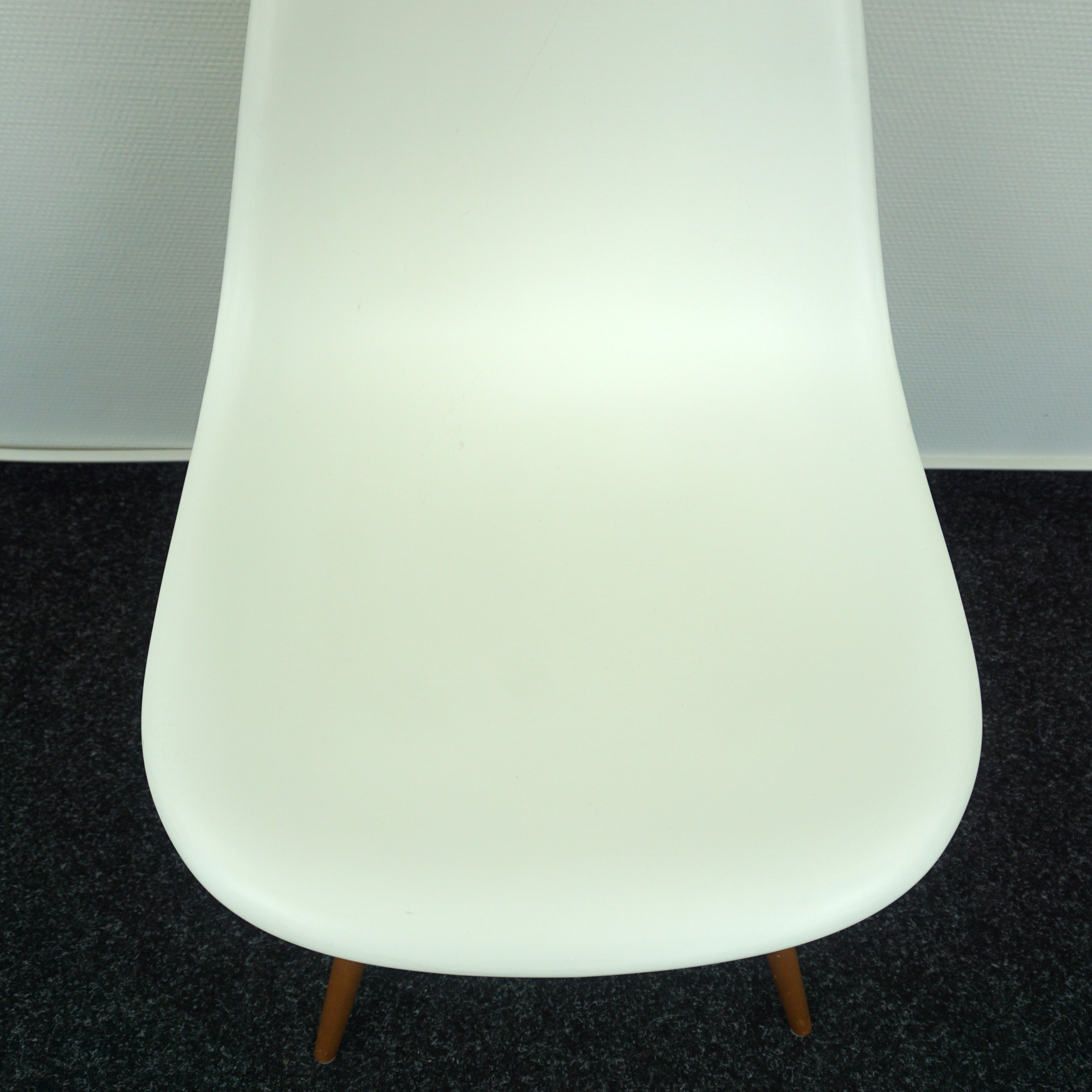 Vitra Eames DSW Designstuhl Weiß Sitz