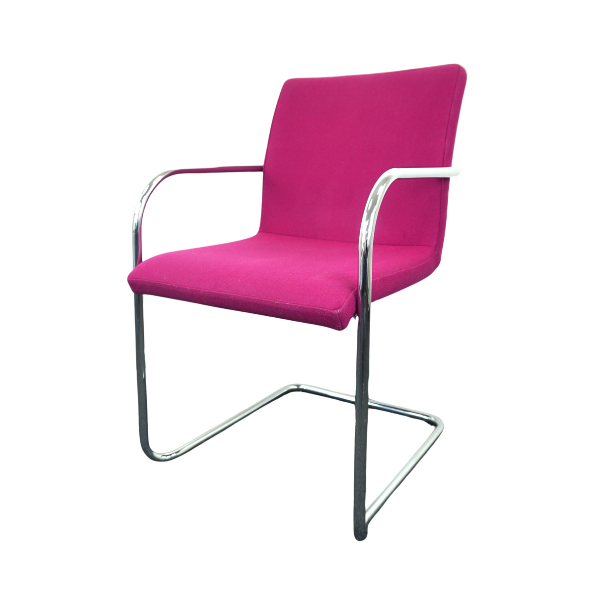 Thonet S55 Konferenzstuhl | Fuchsia Rosa